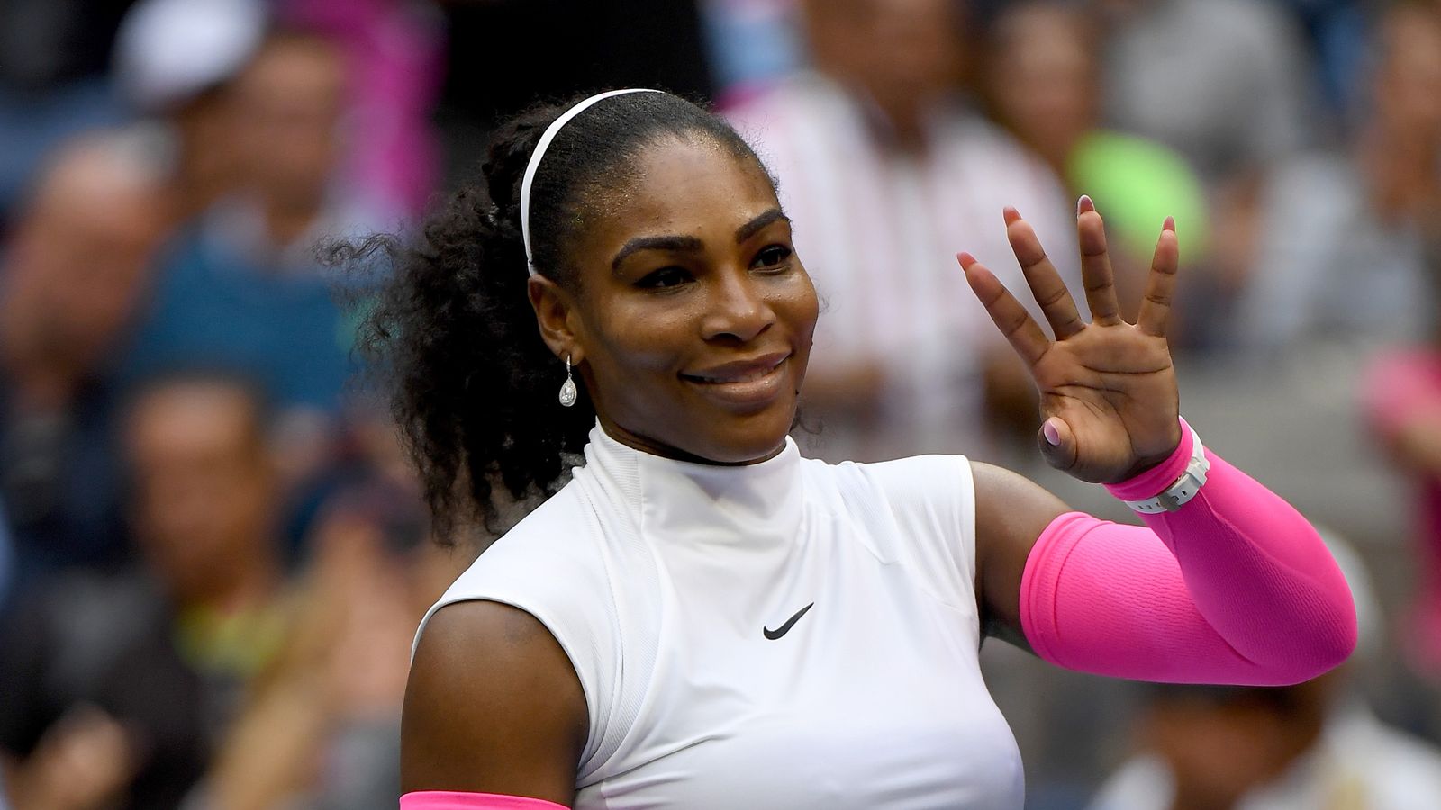 Serena Williams reaches quarter-finals but Venus suffers defeat at US ...