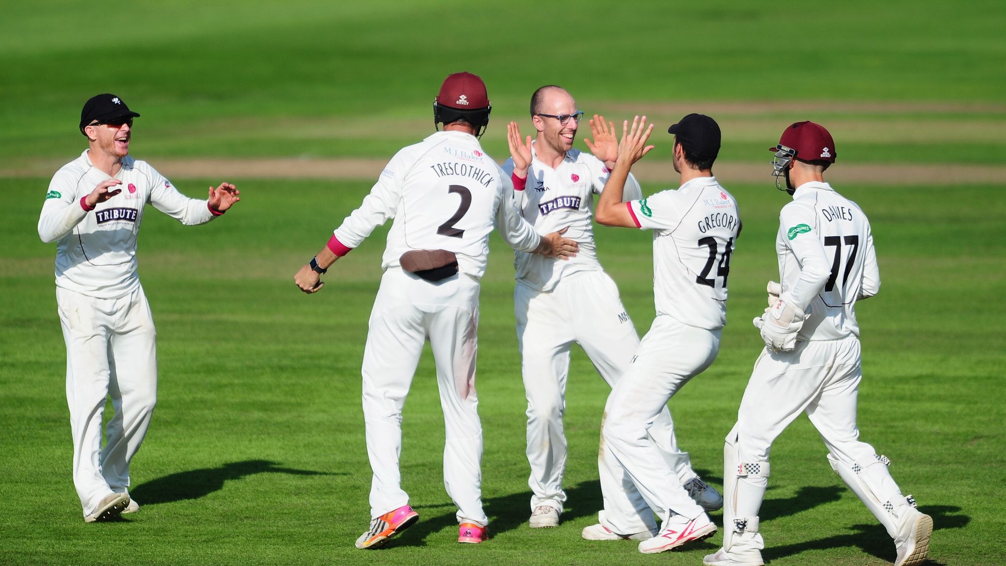 Somerset Spinners Jack Leach And Dom Bess Sign New Contracts | Cricket ...