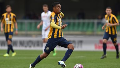 Image of Urby Emanuelson joins Sheffield Wednesday after being released by Verona at the end of last season