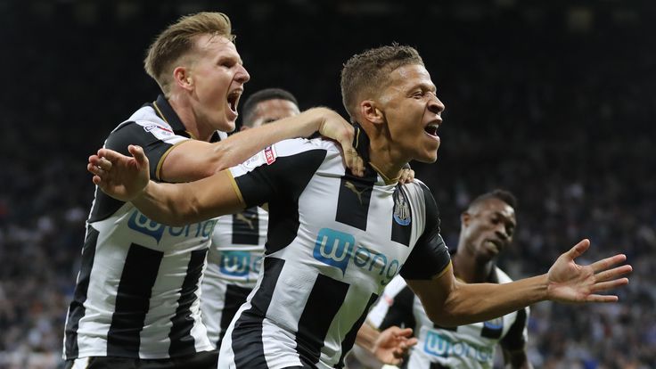 Newcastle United's Dwight Gayle celebrates scoring his side's fourth goal
