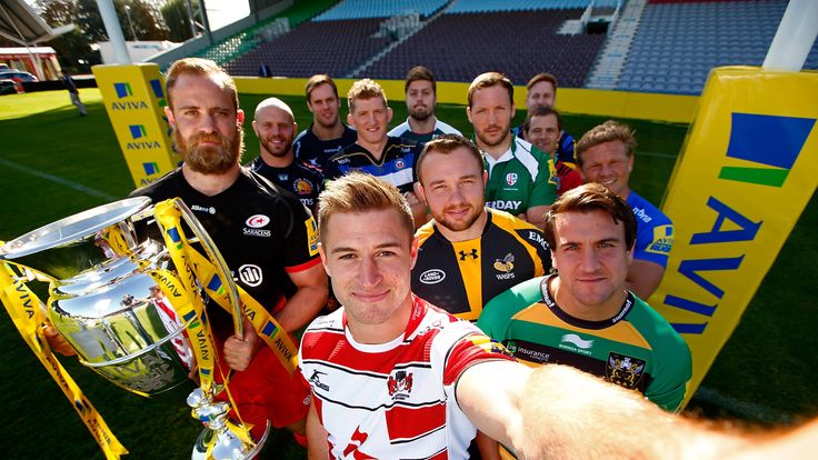 Henry Trinder takes a selfie at the Aviva Premiership season launch