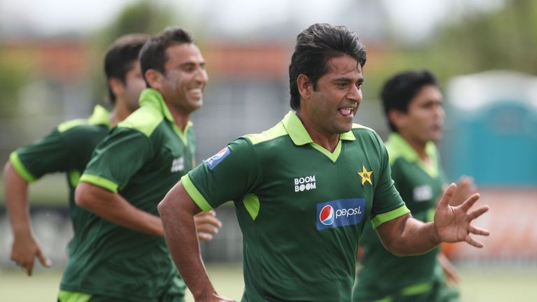 Aaqib Javed, Assistant Coach of Pakistan warms up with the team during a Pakistan training session