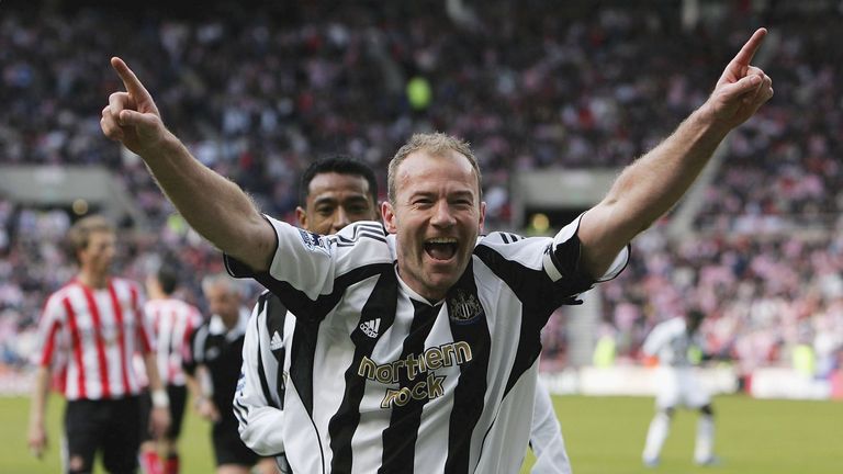 Alan Shearer celebrates his last goal against Sunderland