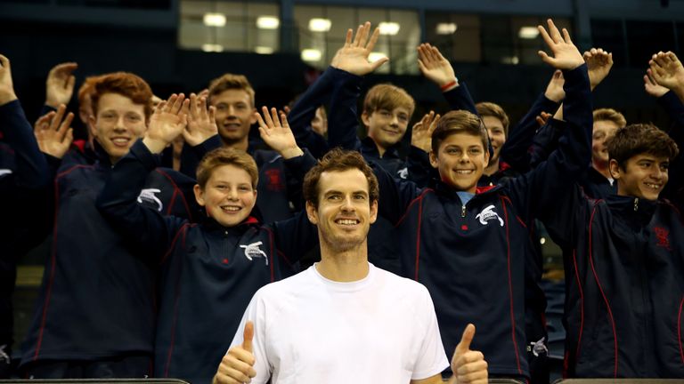 Murray hangs out with some future Davis Cup stars in Glasgow