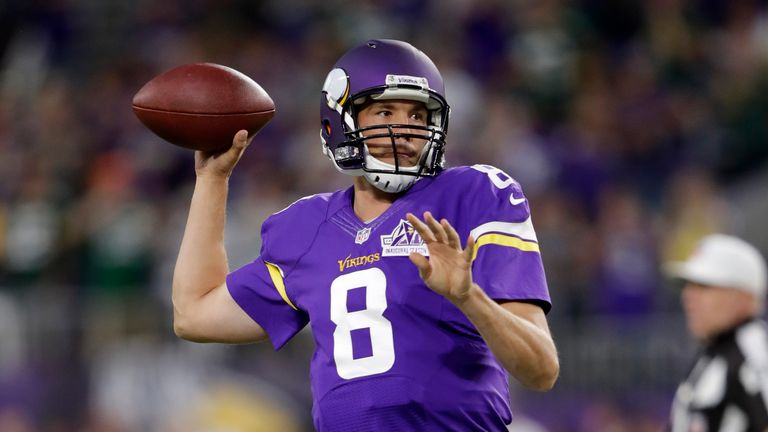 MINNEAPOLIS, MN - SEPTEMBER 18: Sam Bradford #8 of the Minnesota Vikings warms up on field before game a game vs the Green Bay Packers on September 18, 201