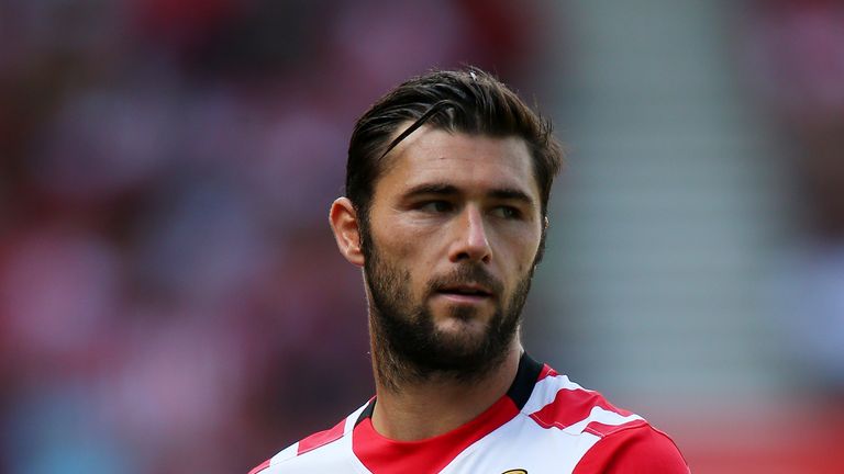 SOUTHAMPTON, ENGLAND - AUGUST 07:  Charlie Austin of Southampton in action during the pre-season friendly between Southampton and Athletic Club Bilbao at S