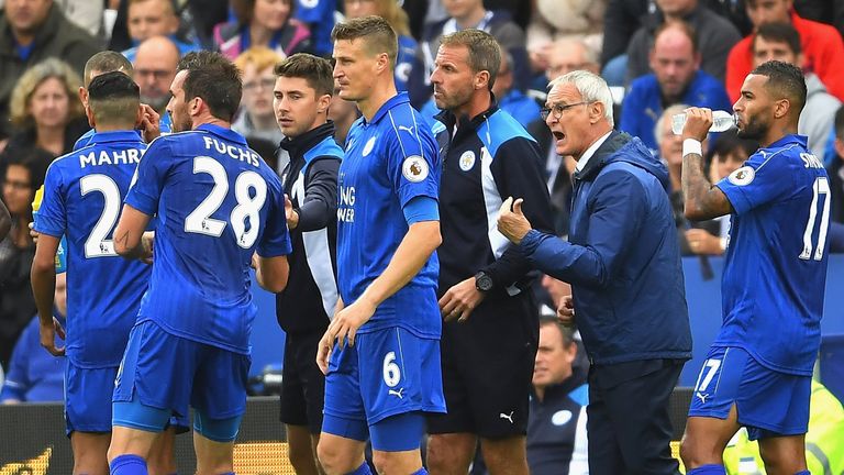 Claudio Ranieri gives his team instructions while they have a water break during the Premier 