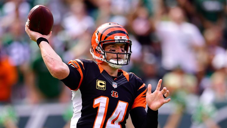 EAST RUTHERFORD, NJ - SEPTEMBER 11:  Andy Dalton #14 of the Cincinnati Bengals looks to pass against the New York Jets during the second quarter at MetLife