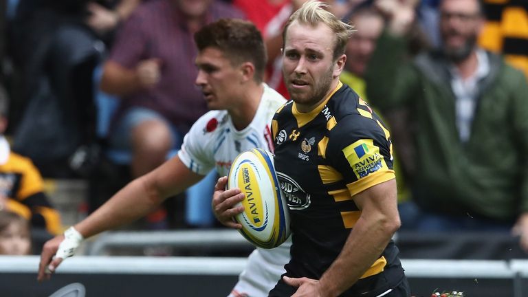 Dan Robson scores a try for Wasps against Exeter in the Aviva Premiership