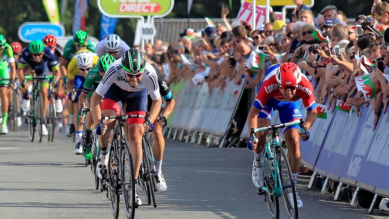 Dylan Groenewegen of Team LottoNL Jumbo (right) battles to the finish with Dan McLay at the Tour of Britain