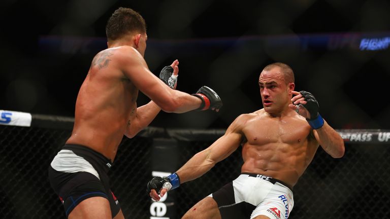 BOSTON, MA - JANUARY 17:  Eddie Alvarez (R) fights Anthony Pettis in their lightweight bout during UFC Fight Night 81 at TD Banknorth Garden on January 17,