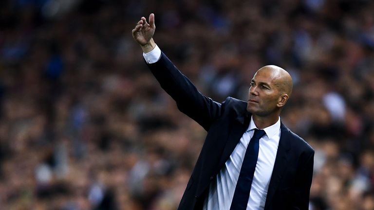 Head coach Zinedine Zidane of Real Madrid CF directs his players during the match against Espanyol