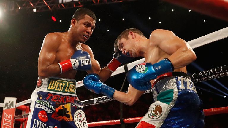 INGLEWOOD, CA - SEPTEMBER 10:  Carlos Cuadras of Mexico v Roman Gonzalez of Nicaragua during the WBC junior bantamweight title fight at The Forum on Septem