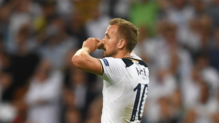 LONDON, ENGLAND - SEPTEMBER 14:  Harry Kane of Tottenham Hotspur reacts to missing an opportunity during the UEFA Champions League match between Tottenham 