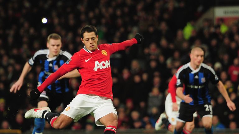 Chicharito of Manchester United scores a goal during the Barclays Premier League match between Manchester United and Sto