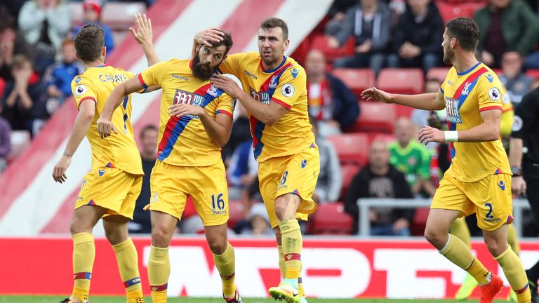 Joe Ledley of Crystal Palace celebrates scoring his side's first goal during the Premier League match between Sunderland