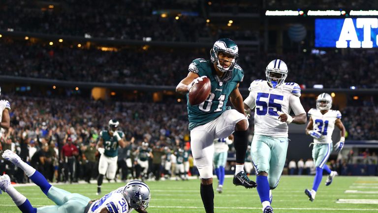 ARLINGTON, TX - NOVEMBER 8: Jordan Matthews #81 of the Philadelphia Eagles runs past Rolando McClain #55 and Brandon Carr #39 of the Dallas Cowboys to scor