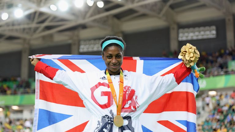  Kadeena Cox celebrates winning the Women's C4-5 500m Time Trial track cycling 