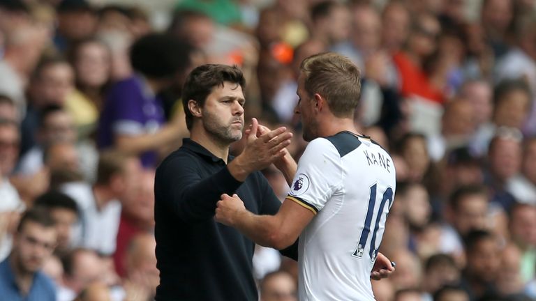 Tottenham Hotspur's Harry Kane is substituted off during the Premier League match at White Hart Lane, London. PRESS ASSOCIATION Photo. Picture date: Saturd