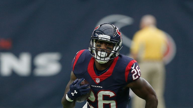 HOUSTON, TX - SEPTEMBER 18:  Lamar Miller #26 of the Houston Texans rushes in the first half against the Kansas City Chiefs at NRG Stadium on September 18,