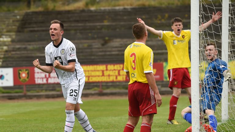 Lawrence Shankland nets the winner for St Mirren