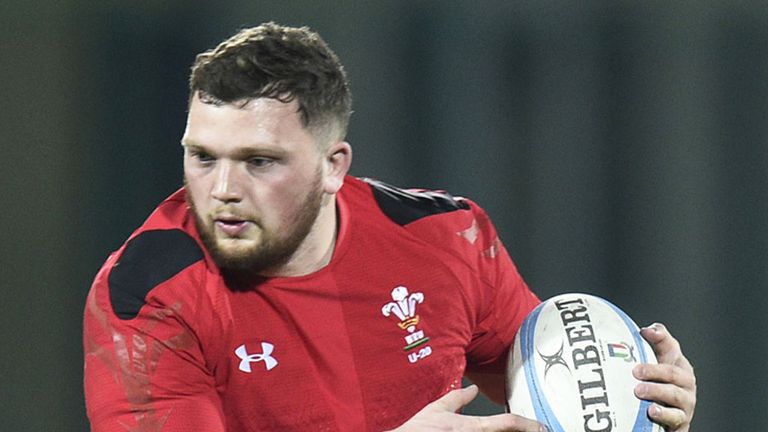 Newport Gwent Dragons loosehead prop Luke Garrett joins Scarlets on ...