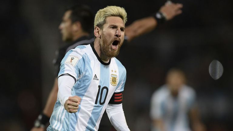 L'esultanza di Messi dopo il gol vittoria all'Uruguay (Getty)
