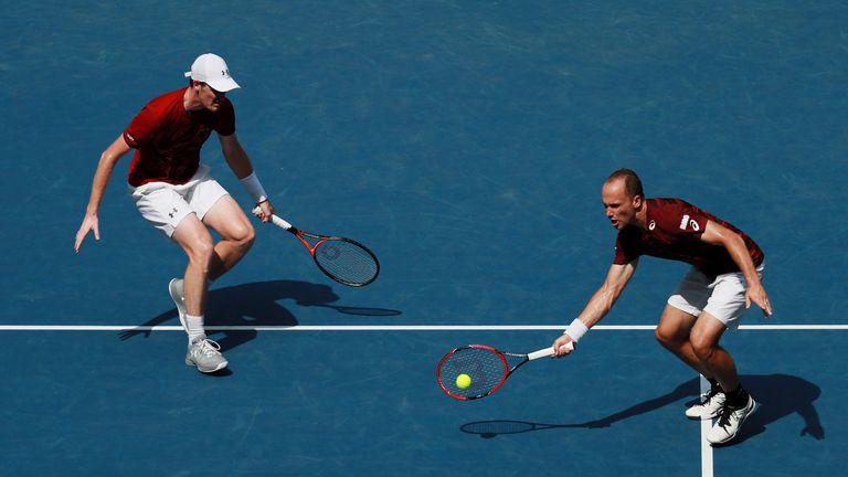 Murray and Soares won in straight sets