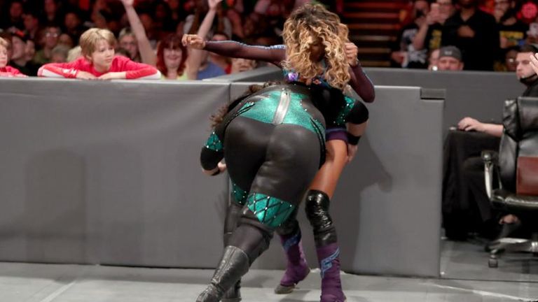 WWE Raw - Nia Jax v Alicia Fox