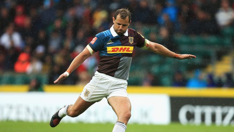 Nick Evans of Harlequins kicks a penalty during the Aviva Premiership match between Harlequins and Bristol at Twickenham Stadium