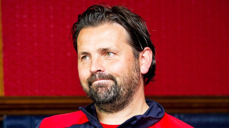 Dundee manager Paul Hartley