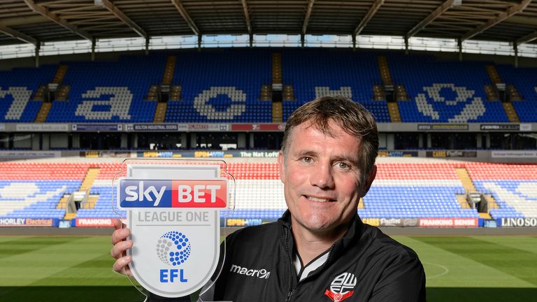 Phil Parkinson with his Sky Bet League One manager of the month award