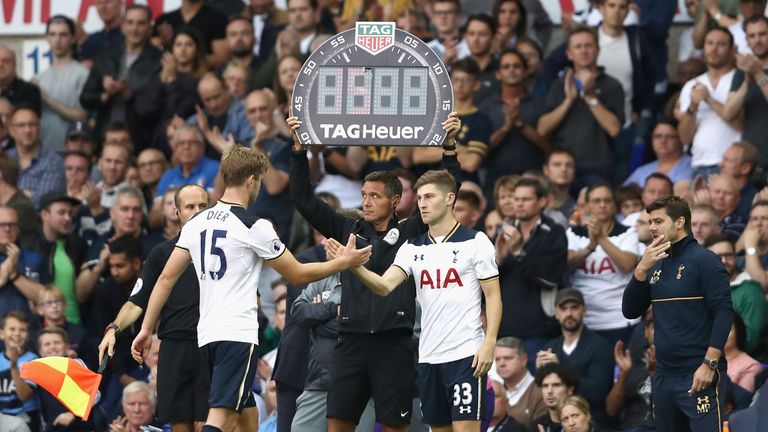 Ben Davies (R) comes on for Eric Dier