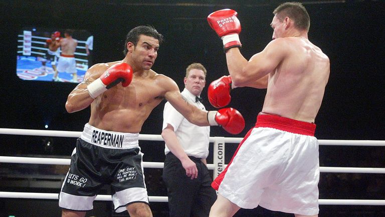 Robin Reid fights Sven Ottke in Germany in 2003