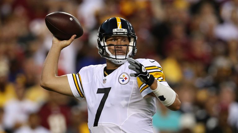 LANDOVER, MD - SEPTEMBER 12: Quarterback Ben Roethlisberger #7 of the Pittsburgh Steelers passes against the Washington Redskins in the first quarter at Fe