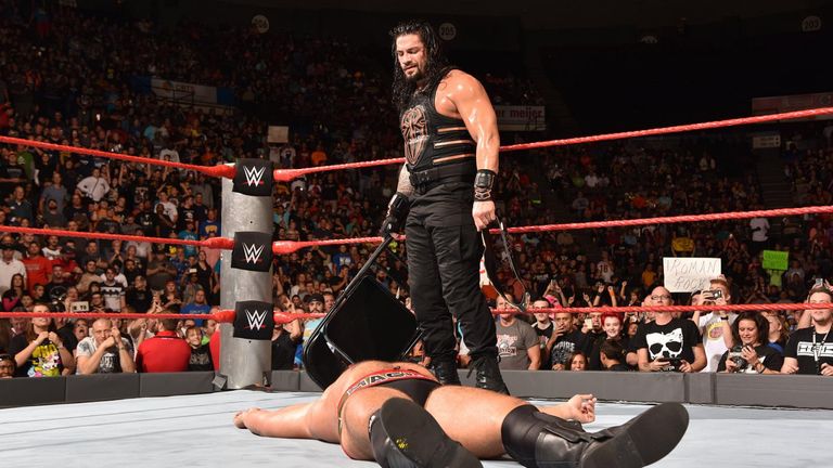 WWE Raw - Roman Reigns v Rusev