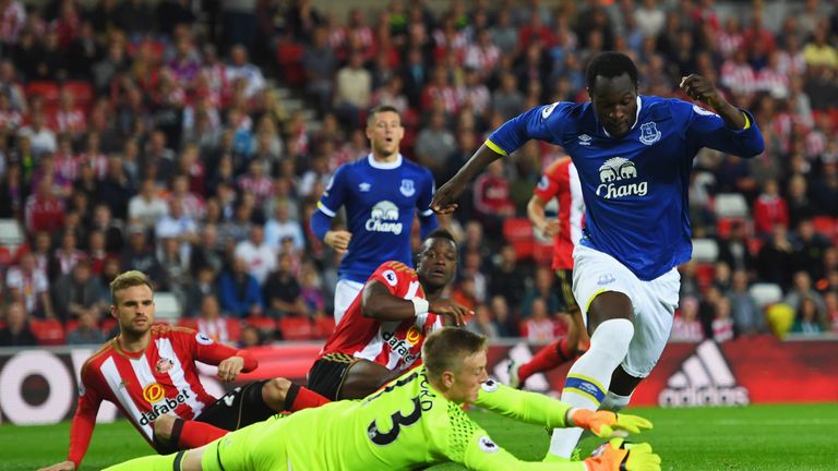 Pickford conceded three for Sunderland as Romelu Lukaku scored a hat-trick for Everton