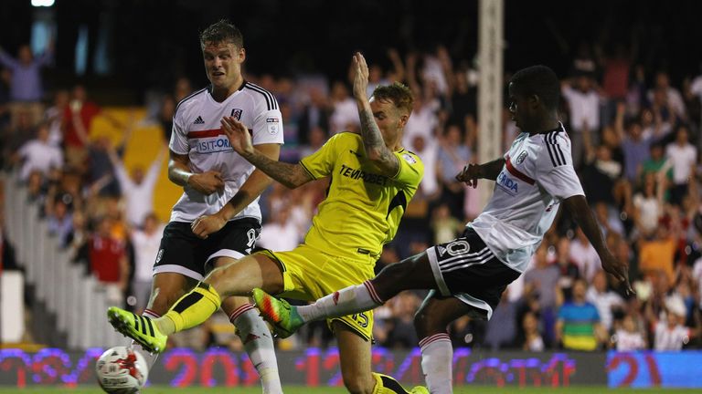 Ryan Sessegnon scores Fulham's late equaliser against Burton Albion