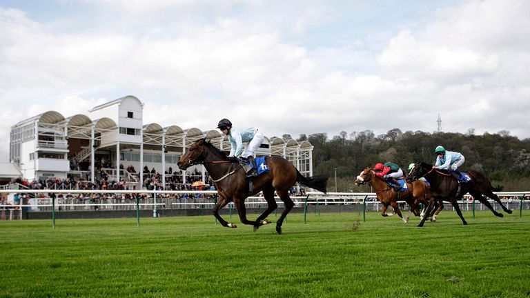 Signore Piccolo ridden by Jason Hart (left) wins The toteplacepot Racing's Favourite Bet Handicap at Nottingham Racecourse.