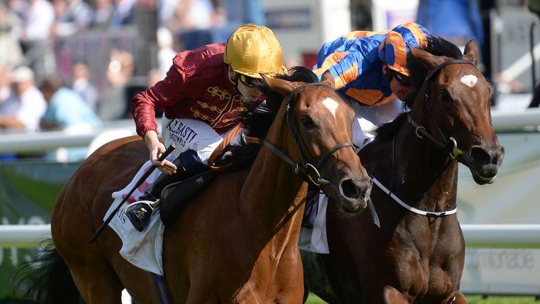 Simple Verse ridden by Oisin Murphy (left) beats Pretty Perfect