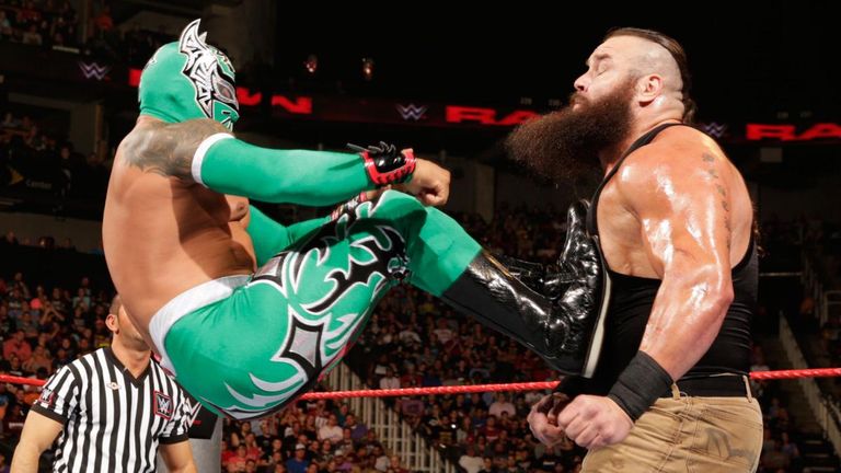 WWE Raw - Sin Cara v Braun Strowman