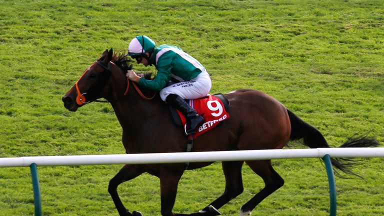Spark Plug ridden by Jimmy Fortune wins the Cambridgeshire