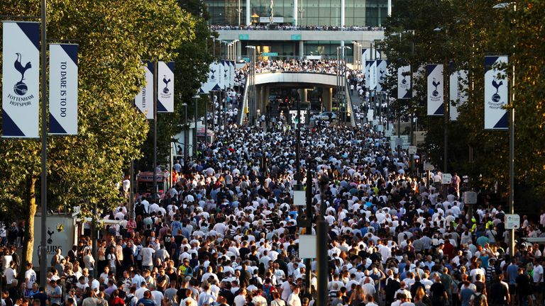 LONDON, ENGLAND - SEPTEMBER 14:  Fans arrive at the ground prior to the UEFA Champions League match between Tottenham Hotspur FC and AS Monaco FC at Wemble