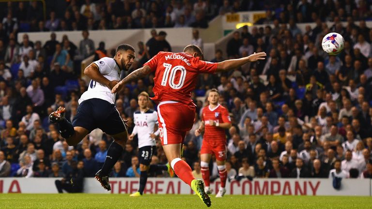 LONDON, ENGLAND - SEPTEMBER 21:  Cameron Carter-Vickers of Tottenham Hotspur heads wide during the  EFL Cup Third Round match between Tottenham Hotspur and