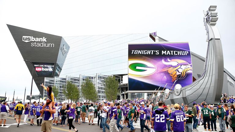 MINNEAPOLIS, MN - SEPTEMBER 18:  Fans enter US Bank Stadium prior to the stadium's inaugural game between the Green Bay Packers and the Minnesota Vikings o