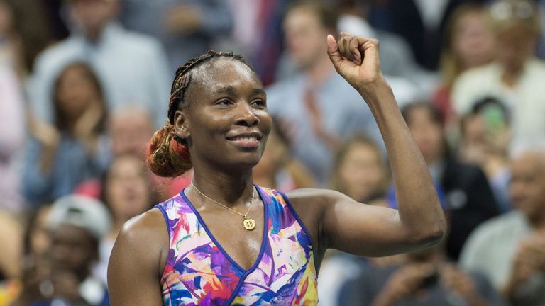 Venus Williams cruised into the fourth round in 78 minutes
