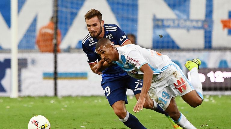 Olympique de Marseille's William Vainqueur (R) vies with Lyon's Lucas Tousart