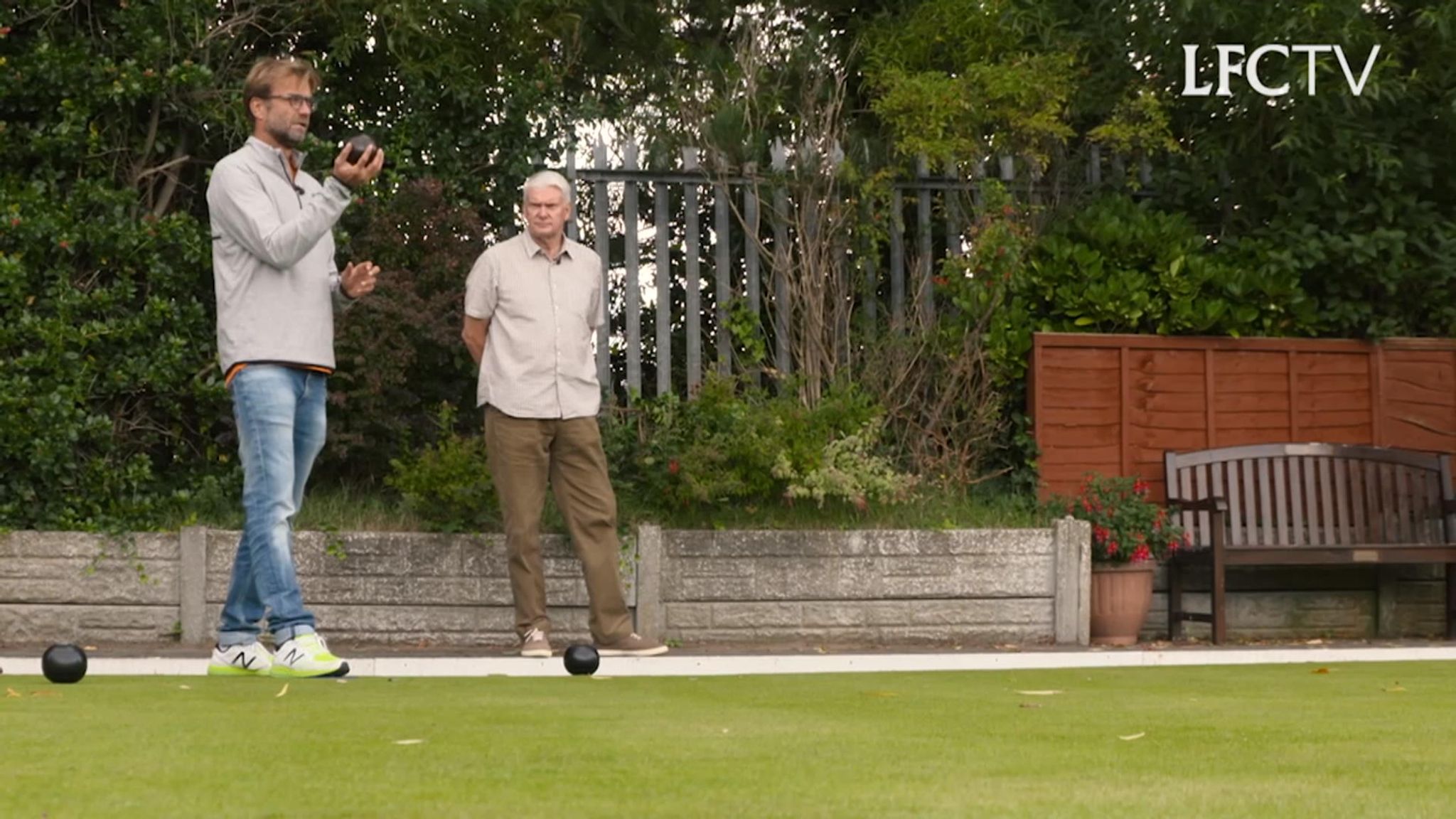 Liverpool Boss Jurgen Klopp Tries His Hand At Crown Green Bowling Football News Sky Sports