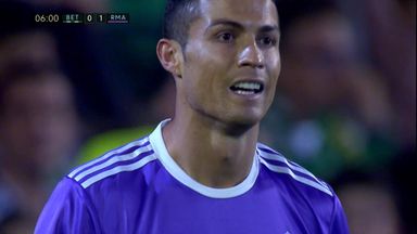Ronaldo misses open goal