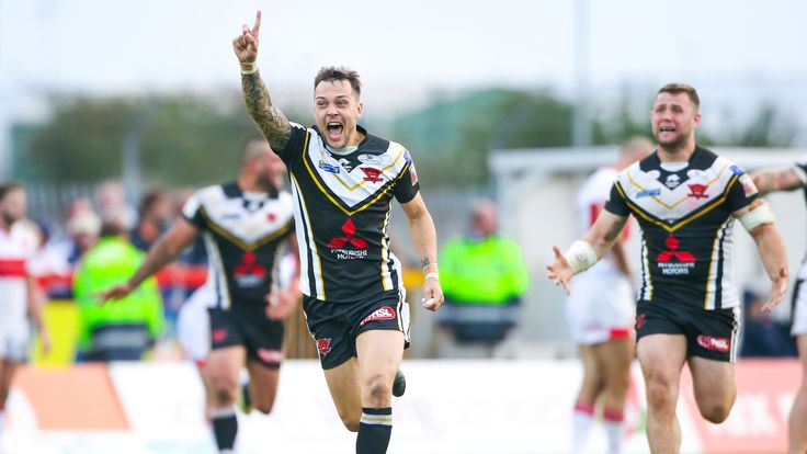 KC Lightstream Stadium, Hull, England - Salford's Gareth O'Brien celebrates scoring the golden point to win the game and avoid relegation.